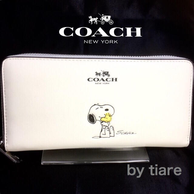 COACH(コーチ)の限定セール❣️新品コーチ×スヌーピー長財布F53773ホワイトラウンドファスナー レディースのファッション小物(財布)の商品写真