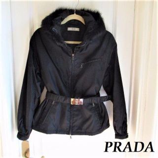 プラダ(PRADA)の中古☆PRADA プラダ　ファー付きナイロンジャケット　9号MSize(ナイロンジャケット)