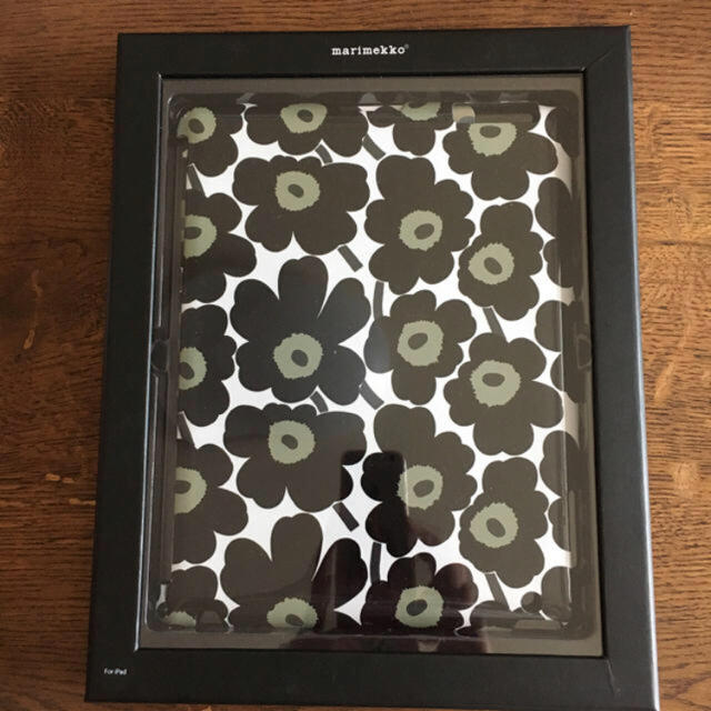 marimekko(マリメッコ)のマリメッコ iPadけーす  スマホ/家電/カメラのスマホアクセサリー(iPadケース)の商品写真