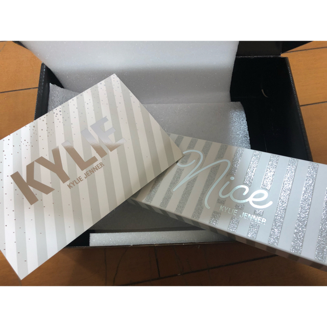 Kylie Cosmetics(カイリーコスメティックス)のチビsママ様専用 コスメ/美容のベースメイク/化粧品(アイシャドウ)の商品写真