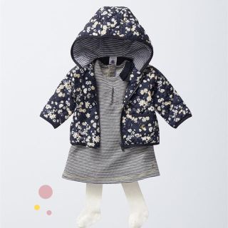 プチバトー(PETIT BATEAU)のプチバトー 17AW フラワープリントフード付きブルゾン 18m 新品(ジャケット/コート)