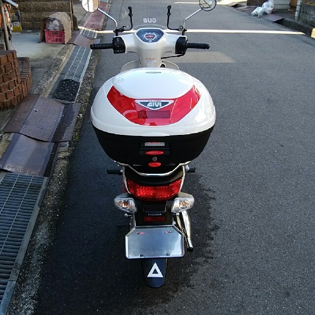 GIVIリアボックス 35L パールホワイトの通販 by G u z z i|ラクマ