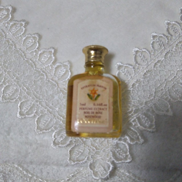 L’OCCITANE PERFUME EXTRACT SANTAL