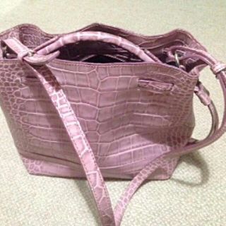 ザラ(ZARA)のZARA WOMAN ピンクの革バッグ(ショルダーバッグ)