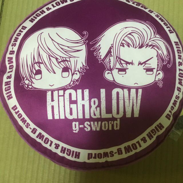 しまむら(シマムラ)のHIGH＆LOW g-swordクッション雨宮兄弟 エンタメ/ホビーのタレントグッズ(ミュージシャン)の商品写真