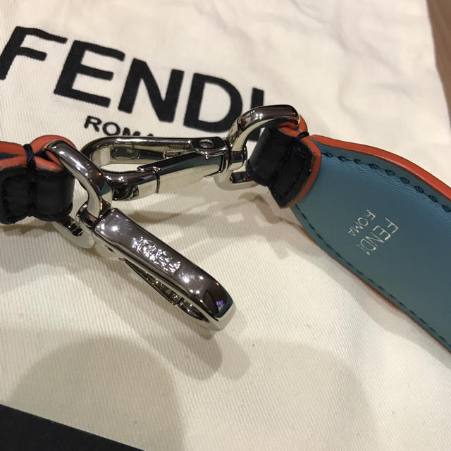 FENDI(フェンディ)のストラップユー  FENDI レディースのバッグ(その他)の商品写真