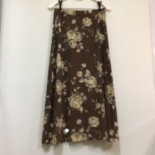 バーバリー(BURBERRY)のBURBERRY バーバリー  花柄スカート(ひざ丈スカート)