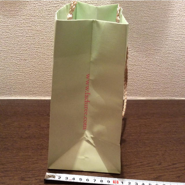 LADUREE(ラデュレ)のLADUREE　ラデュレ　紙袋　ショッパー レディースのバッグ(ショップ袋)の商品写真
