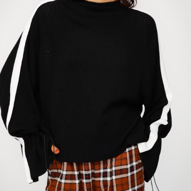 moussy(マウジー)のLINE DESIGN セーター MOUSSY レディースのトップス(カットソー(長袖/七分))の商品写真