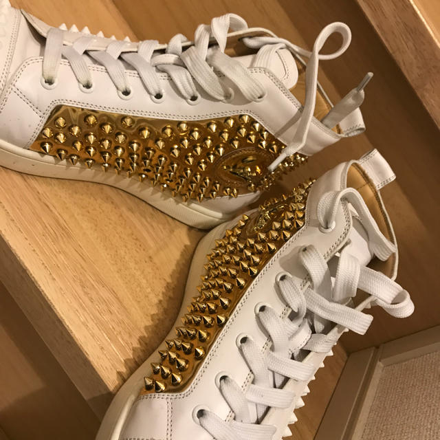 Christian Louboutin - クリスチャンルブタンスニーカーゴールド Christian Louboutin - クリスチャンルブタンスニーカーゴールド