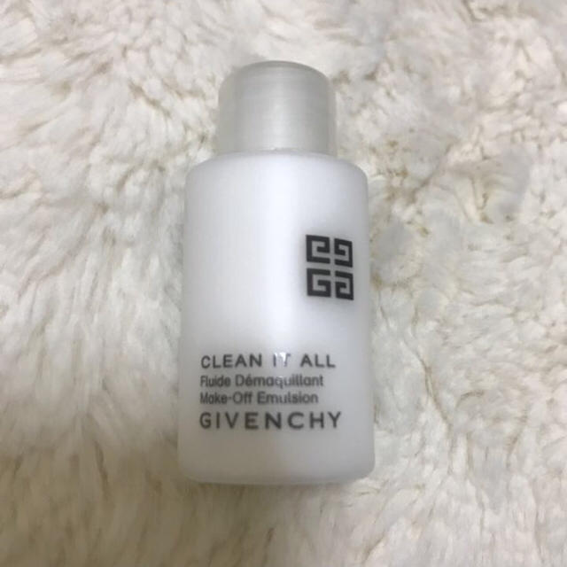 GIVENCHY(ジバンシィ)のGIVENCHY グロス クレンジングミルク サンプル コスメ/美容のキット/セット(サンプル/トライアルキット)の商品写真