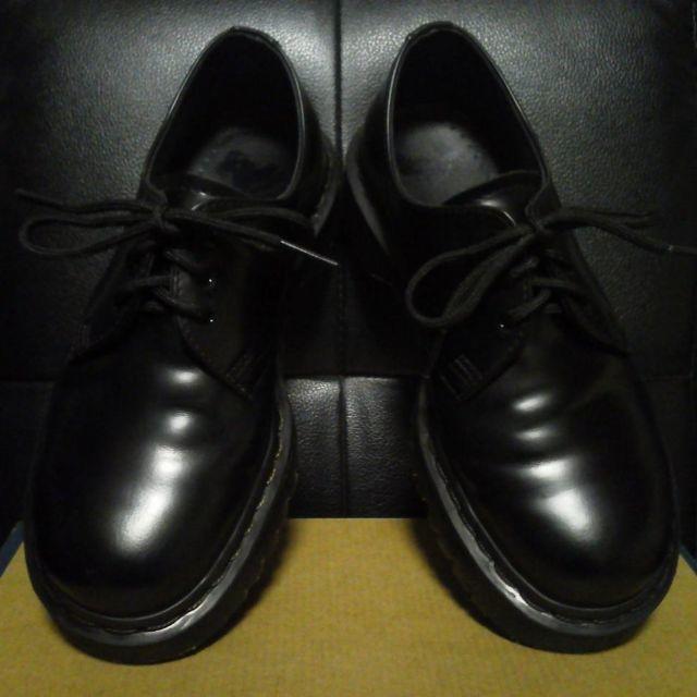 Dr.Martens(ドクターマーチン)の【美品】Dr.Martens 厚底 3ホール UK4 黒 1461BEX レディースの靴/シューズ(ローファー/革靴)の商品写真