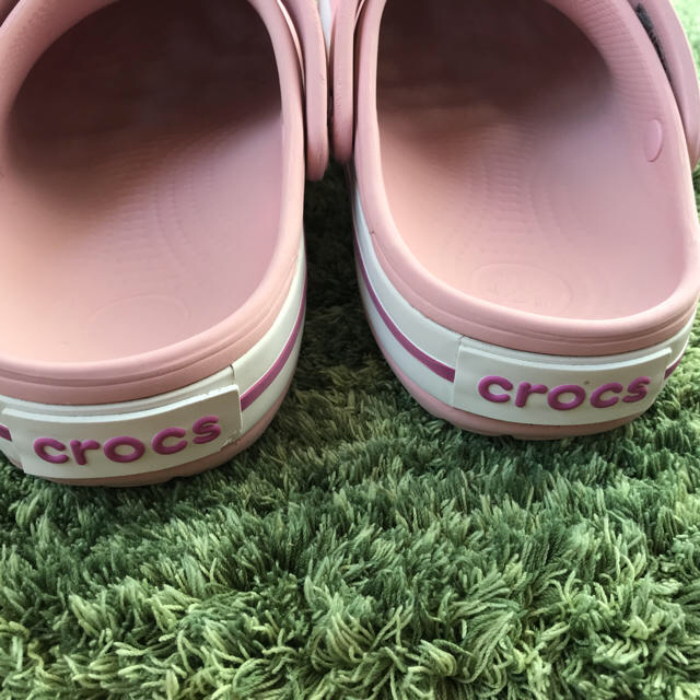 crocs(クロックス)のクロックス ピンク レディースの靴/シューズ(サンダル)の商品写真