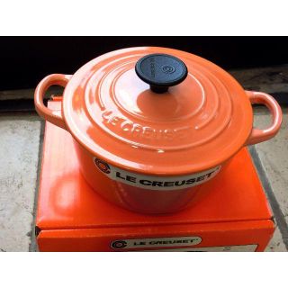 新品　ル・クルーゼ　LE CREUSET ココットロンド　18センチ　ピーチ