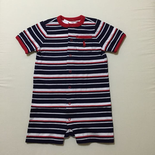 Ralph Lauren(ラルフローレン)の定価¥7020 新品★ラルフローレン ストライプドコットンポケットショートオール キッズ/ベビー/マタニティのベビー服(~85cm)(カバーオール)の商品写真