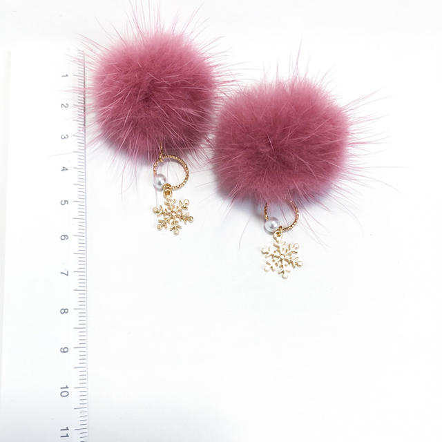 オールドピンク ミンクファー ピアス イヤリング 雪の結晶 ハンドメイドのアクセサリー(ピアス)の商品写真
