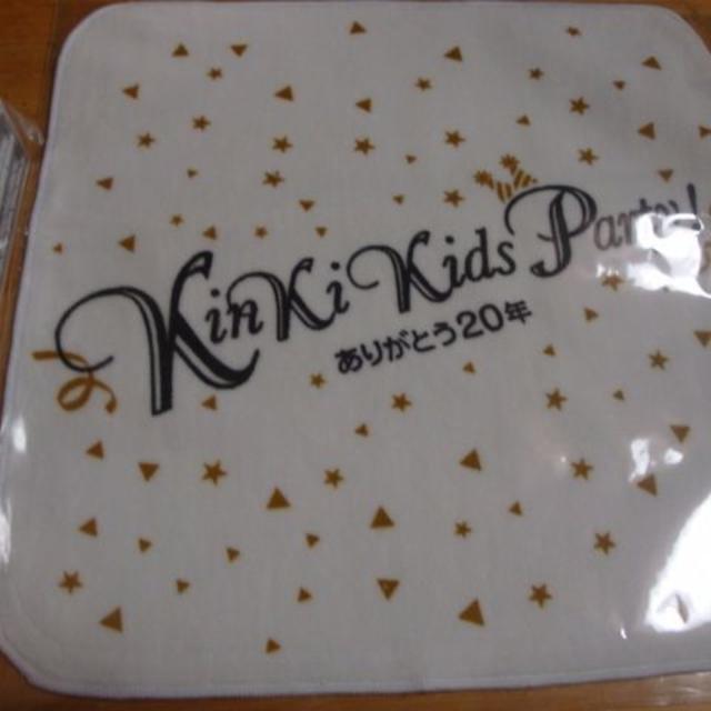 KinKi Kids(キンキキッズ)の新品　送料込　KinKi Kids　The BEST(初回盤DVD付)特典付 エンタメ/ホビーのCD(ポップス/ロック(邦楽))の商品写真