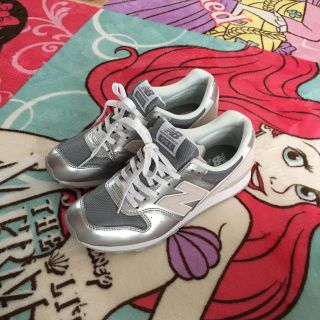 ニューバランス(New Balance)のニューバランス♡スニーカーシルバー(スニーカー)