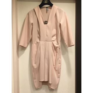 ビーシービージーマックスアズリア(BCBGMAXAZRIA)のFLYGIRL(ひざ丈ワンピース)