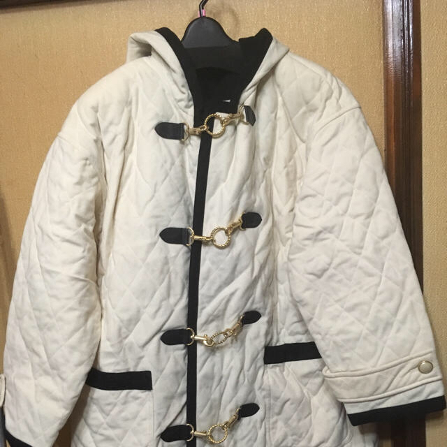 【サトユキ様専用】レディース コート ロング ホワイト  レディースのジャケット/アウター(ロングコート)の商品写真