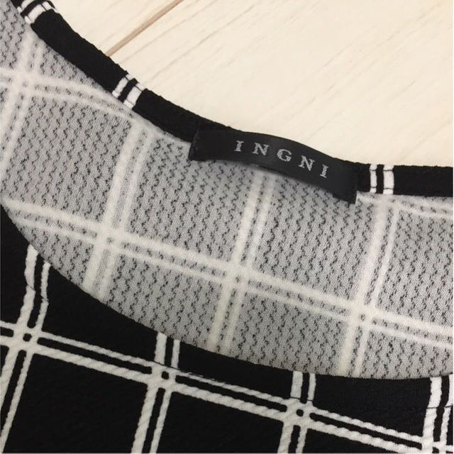 INGNI(イング)の美品  ブラックTシャツ レディースのトップス(その他)の商品写真