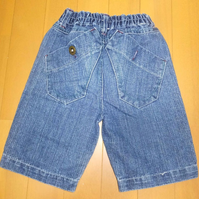 キッズジーンズ（短パン サイズ100） キッズ/ベビー/マタニティのキッズ服男の子用(90cm~)(パンツ/スパッツ)の商品写真