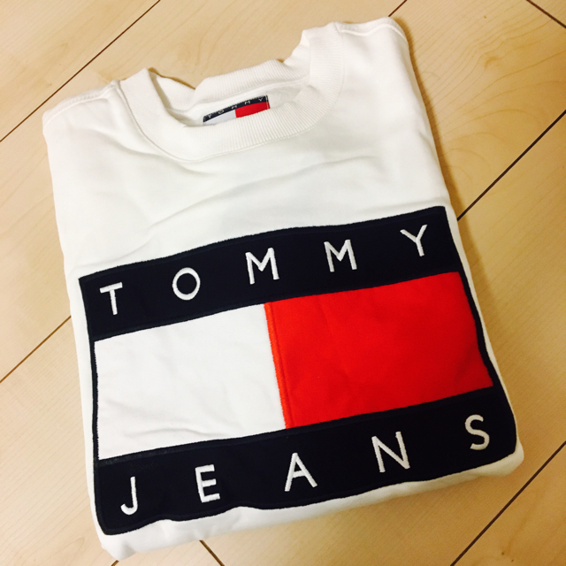 TOMMY HILFIGER(トミーヒルフィガー)のtommy jeans♡ホワイトラスト1着 レディースのトップス(トレーナー/スウェット)の商品写真