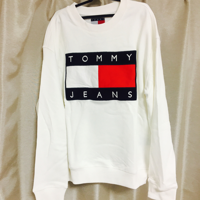 TOMMY HILFIGER(トミーヒルフィガー)のtommy jeans♡ホワイトラスト1着 レディースのトップス(トレーナー/スウェット)の商品写真