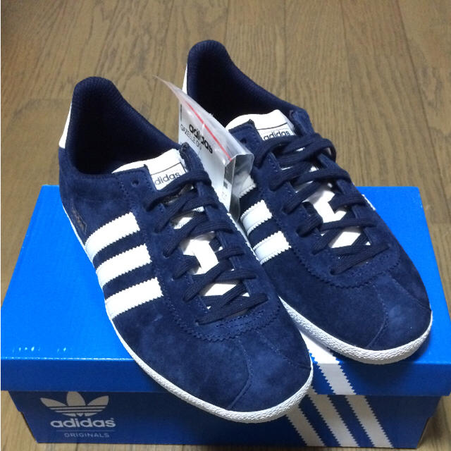 adidas(アディダス)のしーちゃん様 新品 adidas  GAZELLE OG アディダス ガッツレー レディースの靴/シューズ(スニーカー)の商品写真