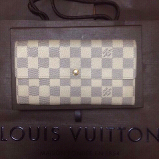 ルイヴィトン(LOUIS VUITTON)の♡ルイヴィトンの長財布♡(財布)