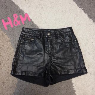 エイチアンドエム(H&M)の♡ハイウエストレザーショーパン♡(ショートパンツ)