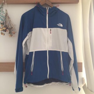 ザノースフェイス(THE NORTH FACE)の美品 THE  NOUTH FACE アトモスフィアジャケット NP21224(ナイロンジャケット)