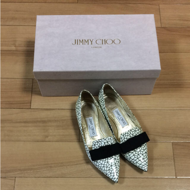 JIMMY CHOO(ジミーチュウ)のかーこ様専用  JIMMY  CHOO  パンプス レディースの靴/シューズ(ハイヒール/パンプス)の商品写真