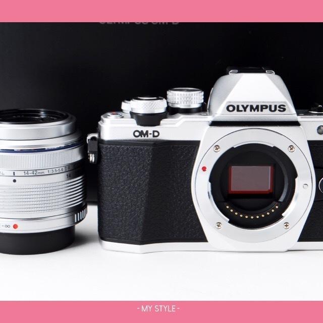 OLYMPUS(オリンパス)の★進化したプレミアム★オリンパスOM-D E -M10 Mark II★シルバー スマホ/家電/カメラのカメラ(ミラーレス一眼)の商品写真