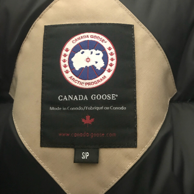 CANADA GOOSE(カナダグース)のCANADA GOOSE［カナダグース ラブラドール］ レディースのジャケット/アウター(ダウンジャケット)の商品写真