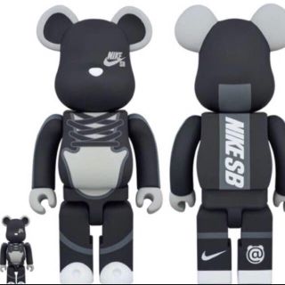 100％ & 400％　NIKE SB × BE@RBRICK