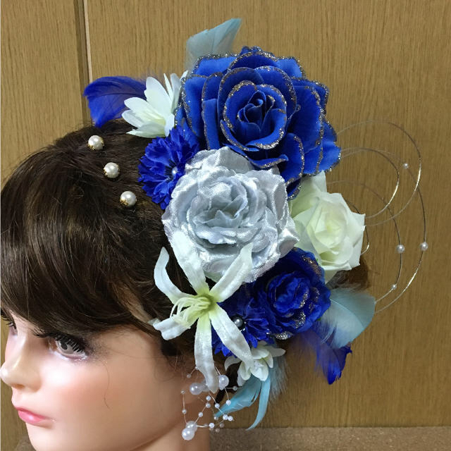 豪華!縁ラメ青薔薇×白×銀 フラワーピン ♡ 19本の通販 by この 豪華!縁ラメ青薔薇×白×銀 フラワーピン ♡ 19本の通販 by この