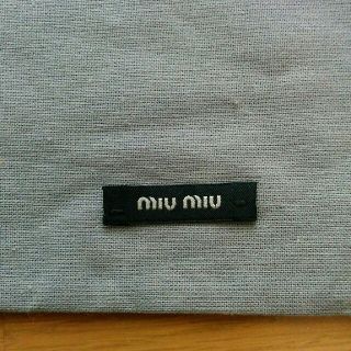 ミュウミュウ(miumiu)のmiumiu　巾着(ポーチ)