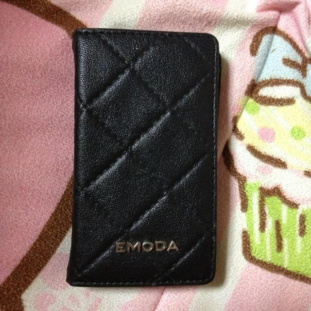 EMODA(エモダ)のEMODA iPhoneカバー4S スマホ/家電/カメラのスマホアクセサリー(モバイルケース/カバー)の商品写真