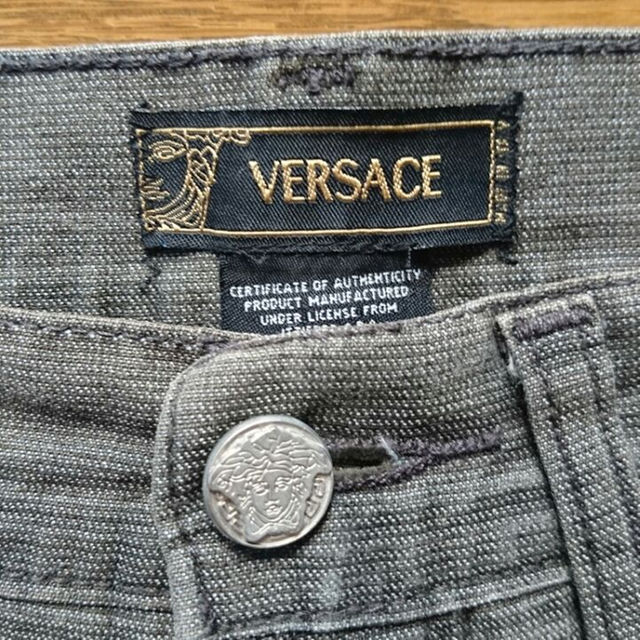 VERSACE(ヴェルサーチ)のヴェルサーチパンツ メンズのパンツ(デニム/ジーンズ)の商品写真