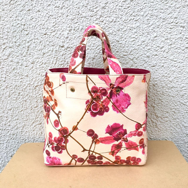 フルラ バッグ ニコライバーグマン レア