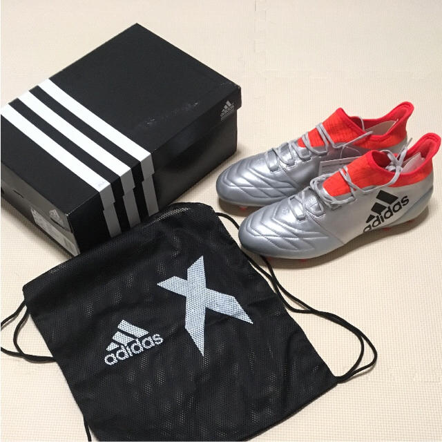 adidas(アディダス)の『デリカ1230さん専用』【新品】adidas サッカースパイク 28.5cm スポーツ/アウトドアのサッカー/フットサル(シューズ)の商品写真