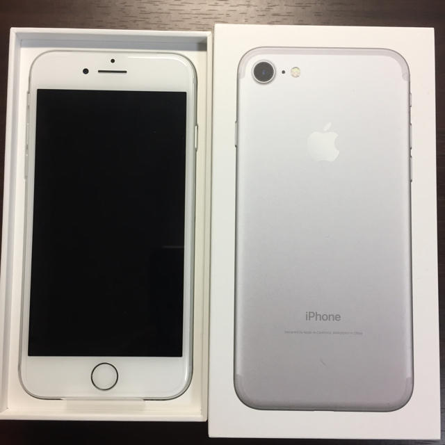 【新品未使用】Simフリー iPhone7 128GB シルバー