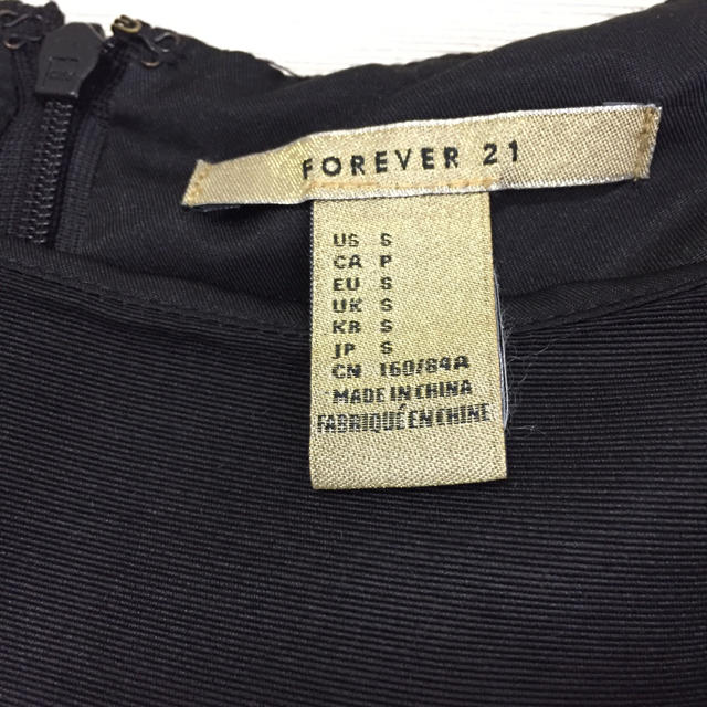 FOREVER 21(フォーエバートゥエンティーワン)のforever21❤︎ブラックミニワンピ レディースのワンピース(ミニワンピース)の商品写真