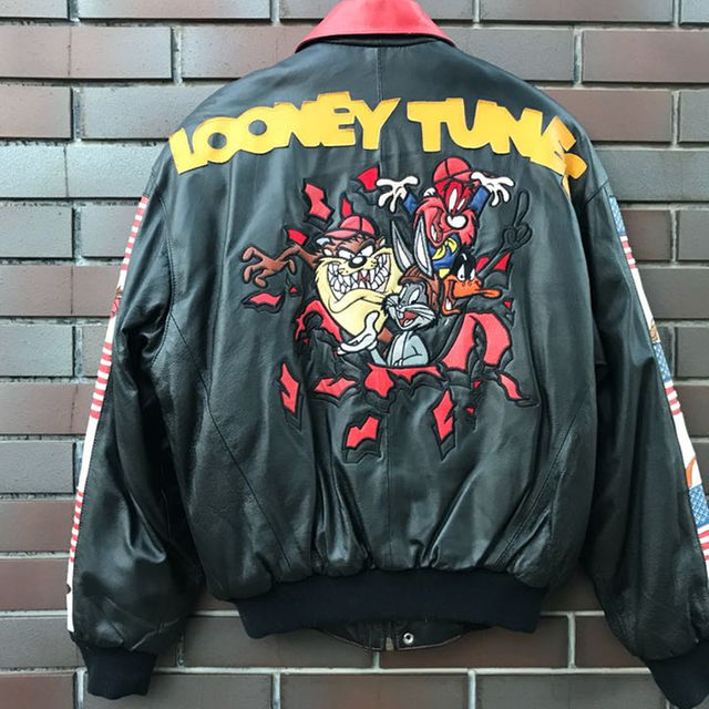 限定数のみ! レザージャケット ルーニーチューンズ LOONEYTUNES