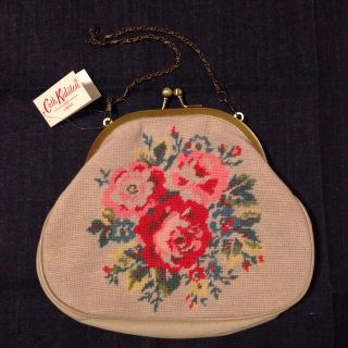 キャスキッドソン(Cath Kidston)の新品 未使用 cath kidston キャス・キッドソン 刺繍がま口バッグ(ショルダーバッグ)