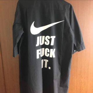 ナイキ(NIKE)の美品 just fuck it ナイキ ロングシャツ ブラック(シャツ)