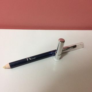 ディオール(Dior)のB101試し程度本物ディオールDIORのリップライナー　００１　ユニヴァーサル(リップライナー)