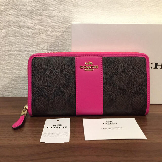 COACH(コーチ)のCOACH コーチ 長財布 ピンク ストライプ ブライトフューシャ  レディースのファッション小物(財布)の商品写真