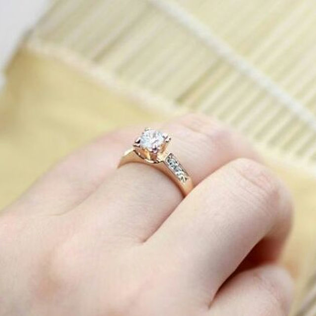 ピンクゴールドダイヤモンドCZリング レディースのアクセサリー(リング(指輪))の商品写真